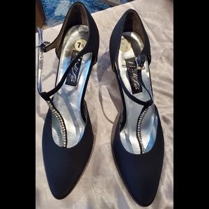 NWT DRESS HEELS BY NIGHT LIFE 7.5 W